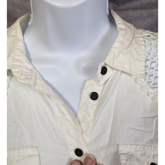 Millenium Lace Shoulder Button Up - Picture 10 of 12